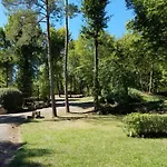 Camping Les Tourterelles Chalets Et Mobilhomes * Tourtoirac