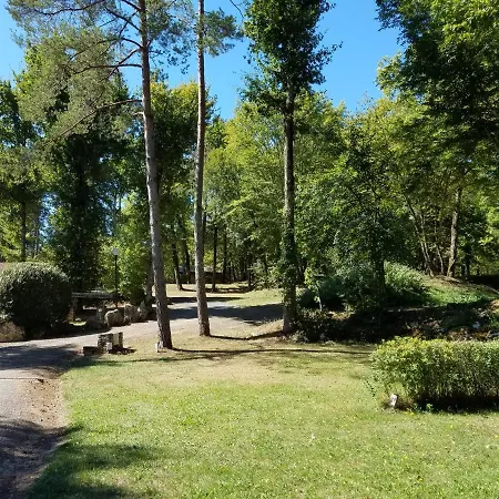 Les Tourterelles Et Mobilhomes * Tourtoirac