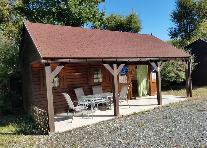 Campsite Camping Les Tourterelles Chalets Et Mobilhomes *