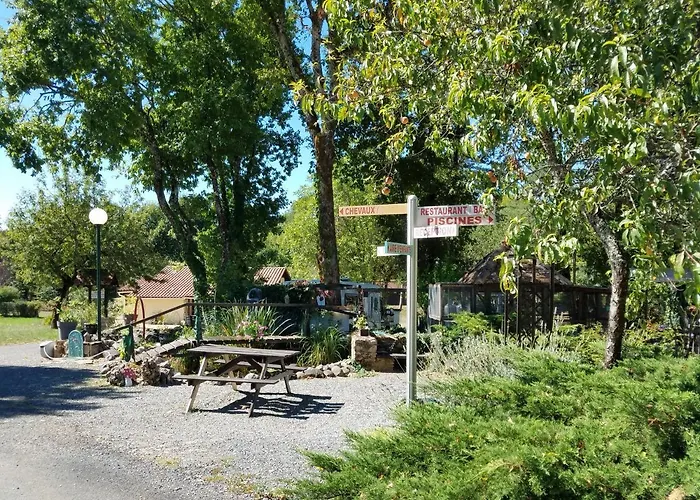 Camping Les Tourterelles Chalets Et Mobilhomes * Tourtoirac