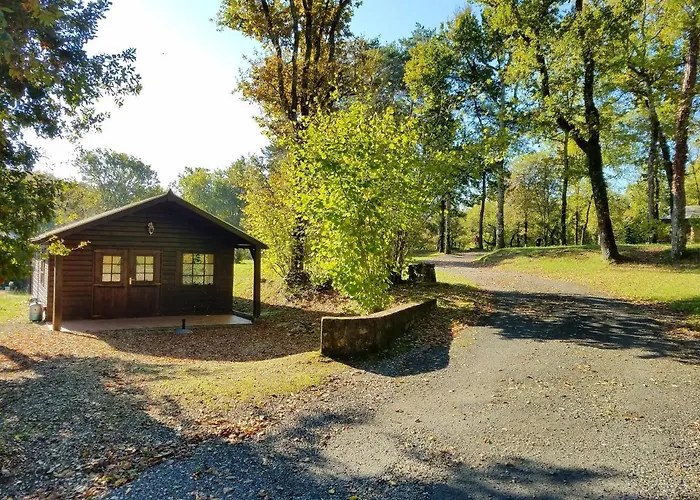 Camping Les Tourterelles Chalets Et Mobilhomes Tourtoirac