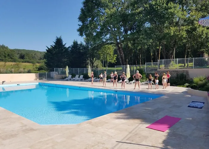 Campsite Camping Les Tourterelles Chalets Et Mobilhomes